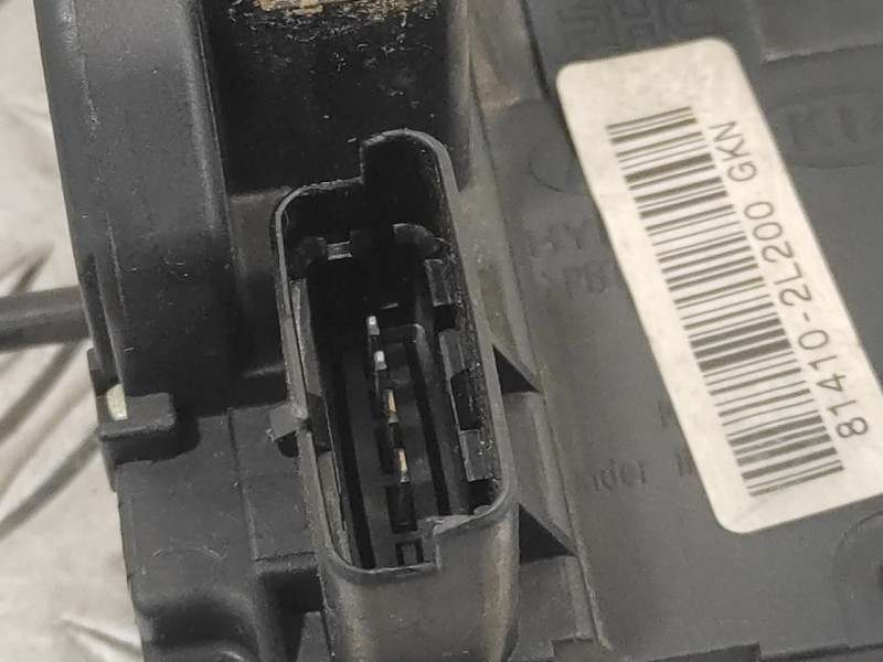 Recambio de cerradura puerta trasera izquierda para hyundai i30 cw trend blue referencia OEM IAM 814102L200  