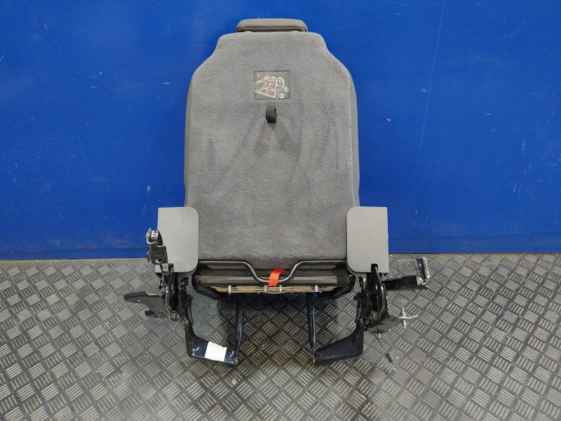 Recambio de asiento trasero medio para peugeot 5008 1.6 hdi fap referencia OEM IAM   