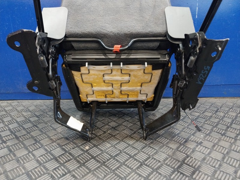 Recambio de asiento trasero medio para peugeot 5008 1.6 hdi fap referencia OEM IAM   