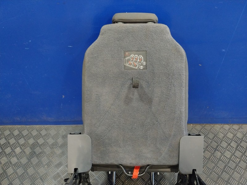 Recambio de asiento trasero medio para peugeot 5008 1.6 hdi fap referencia OEM IAM   