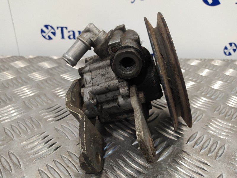 Recambio de bomba direccion para nissan cabstar e 110.35 referencia OEM IAM   