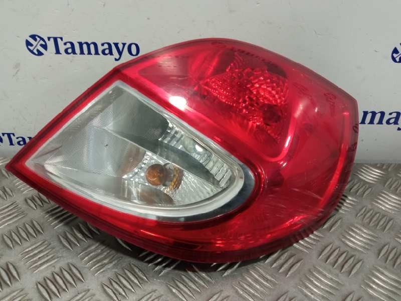 Recambio de piloto trasero derecho para renault clio iii referencia OEM IAM 8200886946  