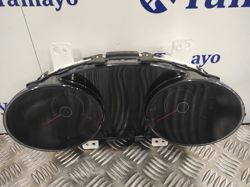 Recambio de cuadro instrumentos para ssangyong tivoli premium 4x2 referencia OEM IAM 8021035100  X010