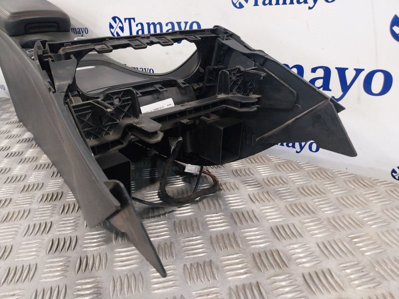 Recambio de consola central para mercedes-benz clase gla (w156) referencia OEM IAM A1766807400 0517610055 A1766802000