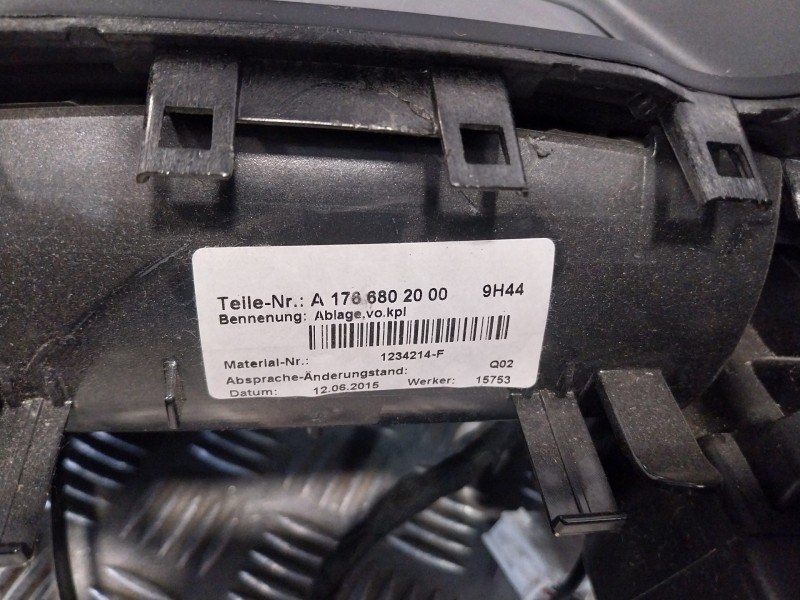 Recambio de consola central para mercedes-benz clase gla (w156) referencia OEM IAM A1766807400 0517610055 A1766802000