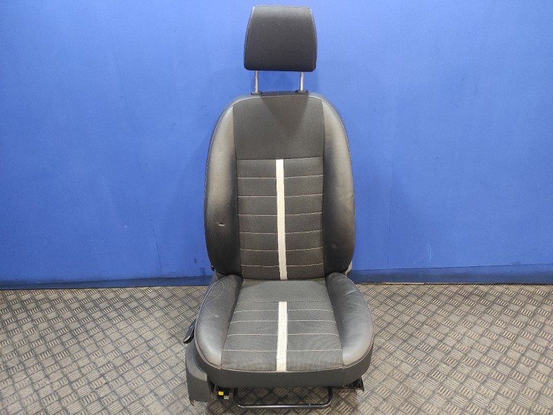 Recambio de asiento delantero derecho para ford kuga (cbv) 2.0 tdci cat referencia OEM IAM   