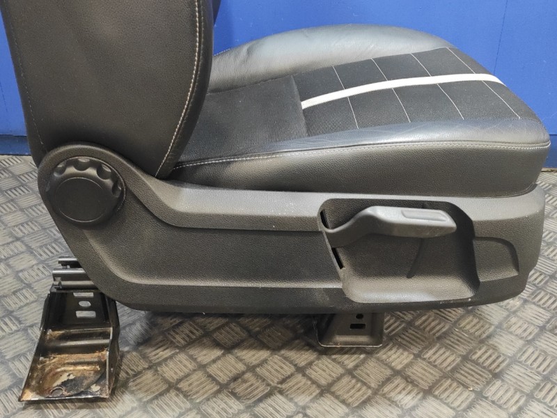 Recambio de asiento delantero derecho para ford kuga (cbv) 2.0 tdci cat referencia OEM IAM   