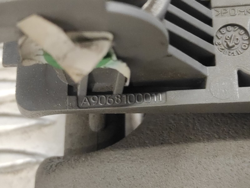 Recambio de parasol derecho para mercedes-benz sprinter ii james cook (906) 3.0 cdi referencia OEM IAM A9068100011  