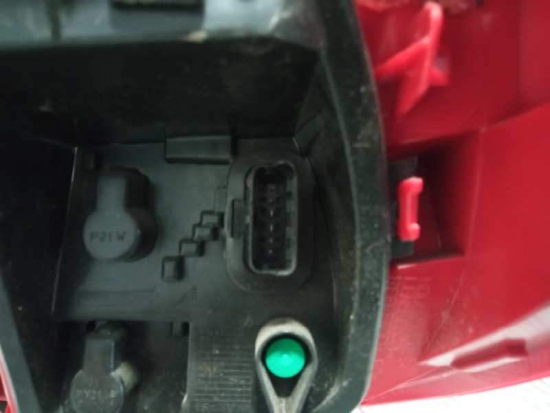 Recambio de piloto trasero izquierdo para renault clio iii referencia OEM IAM   