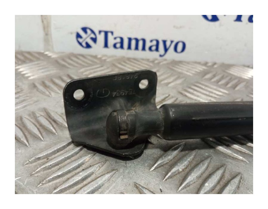 Recambio de amortiguadores maletero / porton para peugeot 208 1.2 12v vti referencia OEM IAM 9673083680  