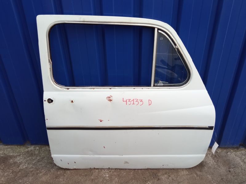 Recambio de puerta delantera derecha para seat 600 referencia OEM IAM   