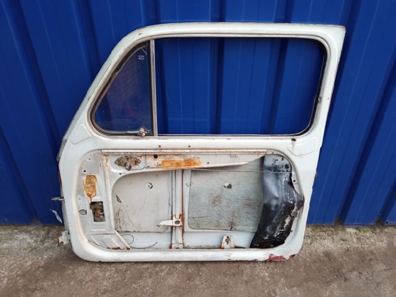Recambio de puerta delantera derecha para seat 600 referencia OEM IAM   