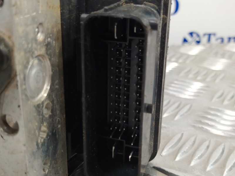 Recambio de abs para ssangyong tivoli premium 4x2 referencia OEM IAM 4892035002 A2C12847600 BH6013P820