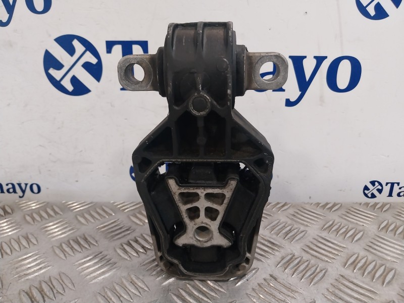 Recambio de soporte motor derecho para mercedes-benz clase gla (w156) referencia OEM IAM A2462401209  