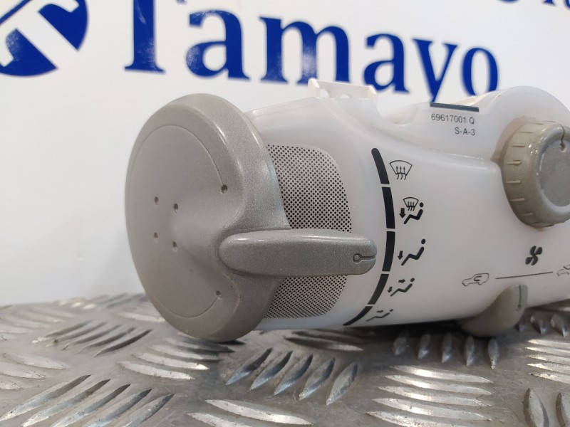 Recambio de mando climatizador para peugeot 107 1.0 cat (384f) referencia OEM IAM 559000H020 P69610001A 69610001