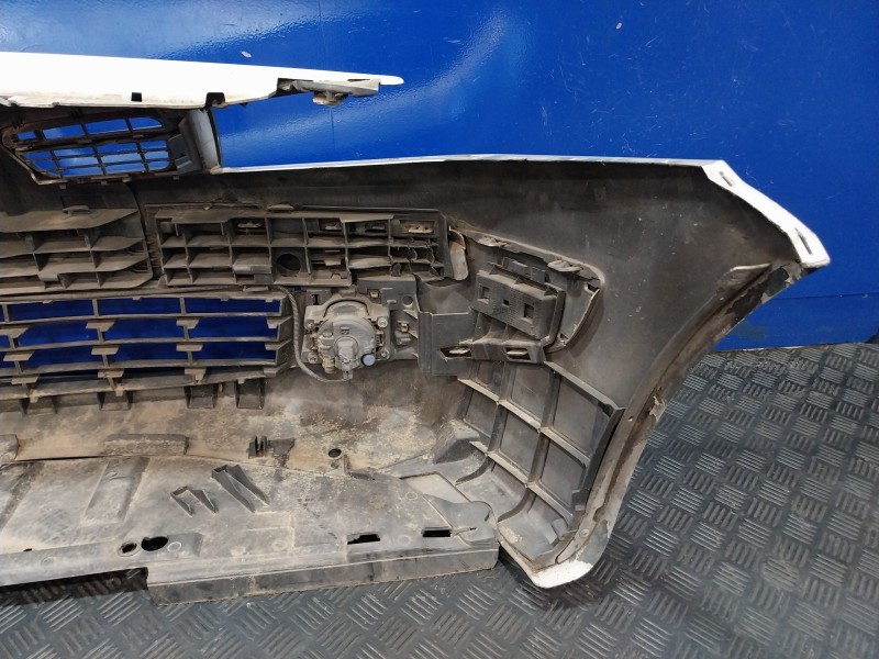Recambio de paragolpes delantero para renault megane ii berlina 5p referencia OEM IAM   