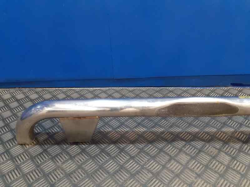 Recambio de estribo derecho para chrysler jeep cherokee (kj) 2.5 crd cat referencia OEM IAM   