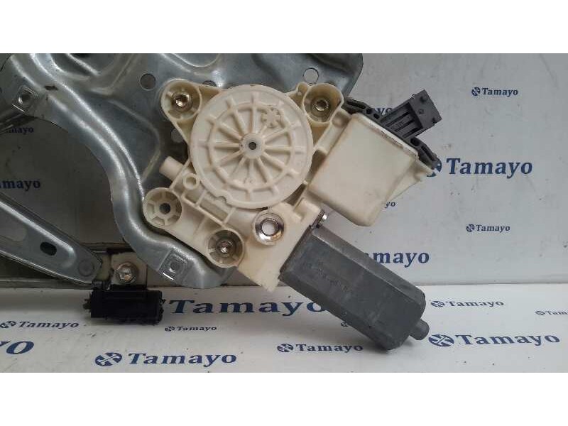 Recambio de elevalunas delantero derecho para toyota avensis berlina (t25) referencia OEM IAM 6981005050  