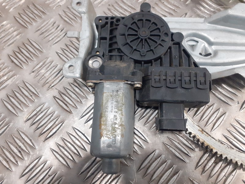 Recambio de elevalunas delantero derecho para opel zafira a referencia OEM IAM 90579356 152710 101250200