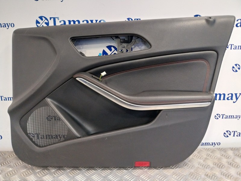Recambio de guarnecido puerta delantera derecha para mercedes-benz clase gla (w156) referencia OEM IAM 3003517000 3004809300 300