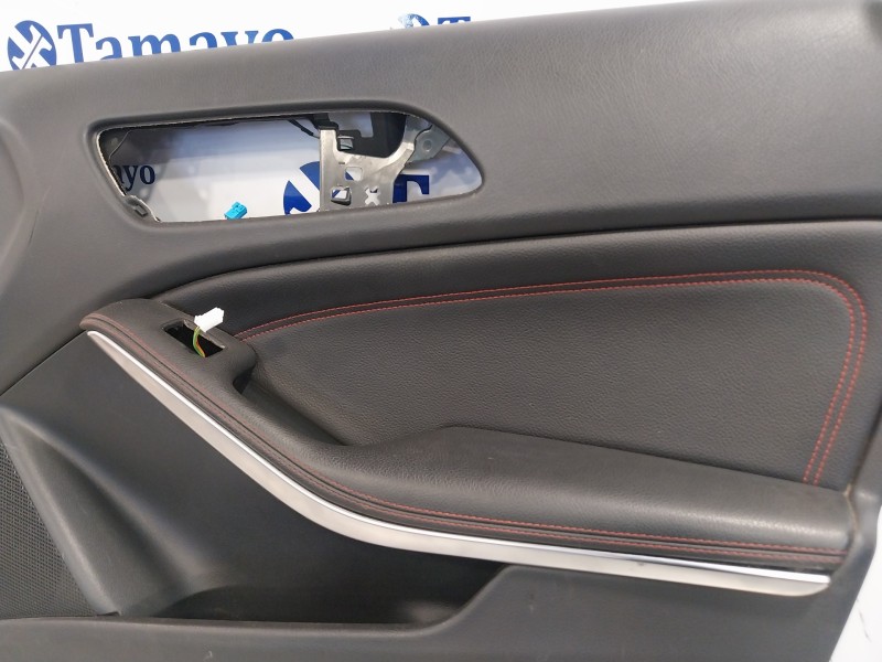Recambio de guarnecido puerta delantera derecha para mercedes-benz clase gla (w156) referencia OEM IAM 3003517000 3004809300 300