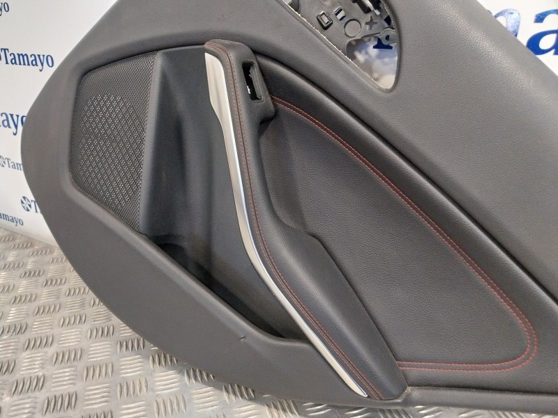 Recambio de guarnecido puerta trasera derecha para mercedes-benz clase gla (w156) referencia OEM IAM A2469067300 A2467600061 A24