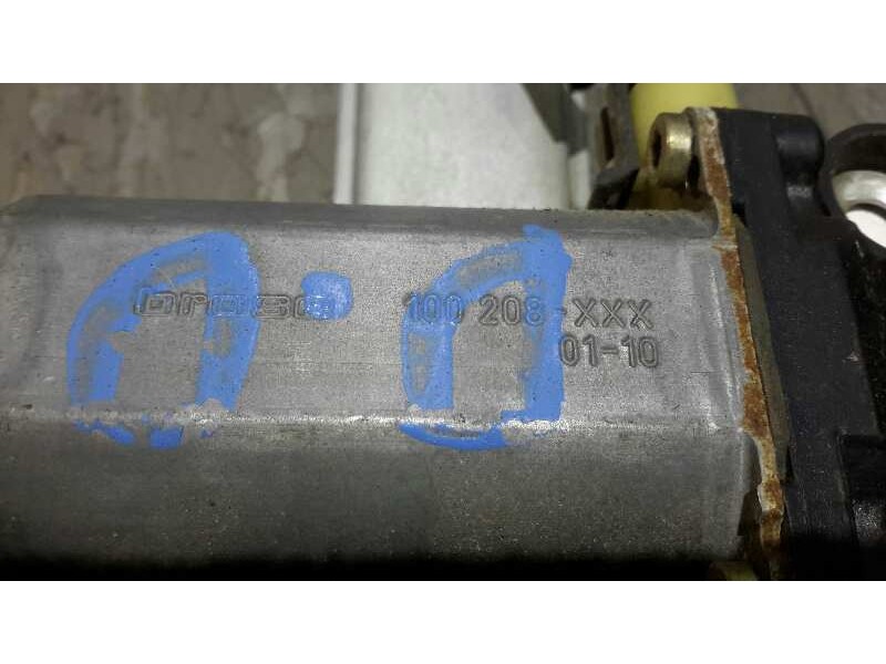 Recambio de elevalunas delantero derecho para toyota avensis berlina (t 22) referencia OEM IAM 100208XXX 152984 