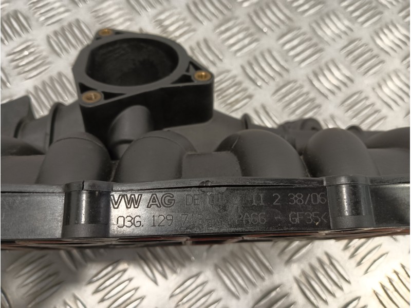 Recambio de colector admision para audi a3 (8p) 2.0 tdi referencia OEM IAM 03G129713AF  