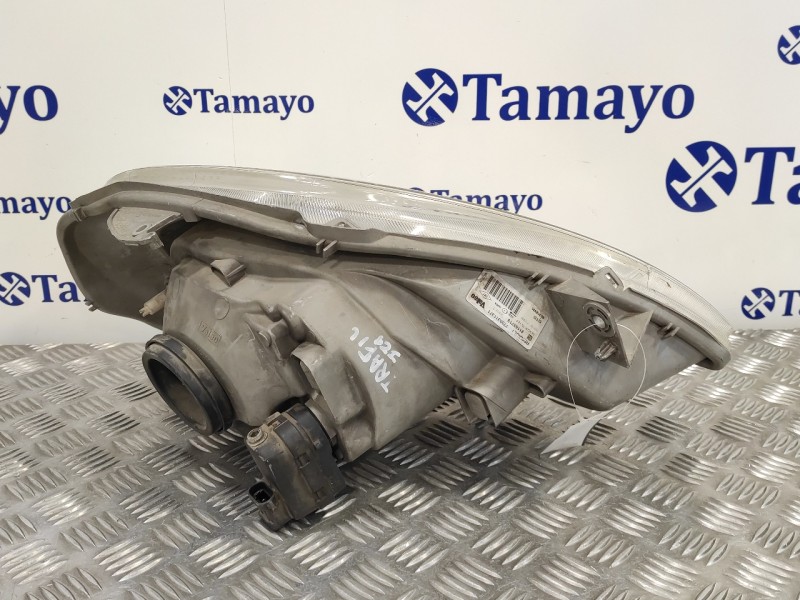 Recambio de faro izquierdo para renault trafic caja cerrada (ab 4.01) referencia OEM IAM 7700311371  