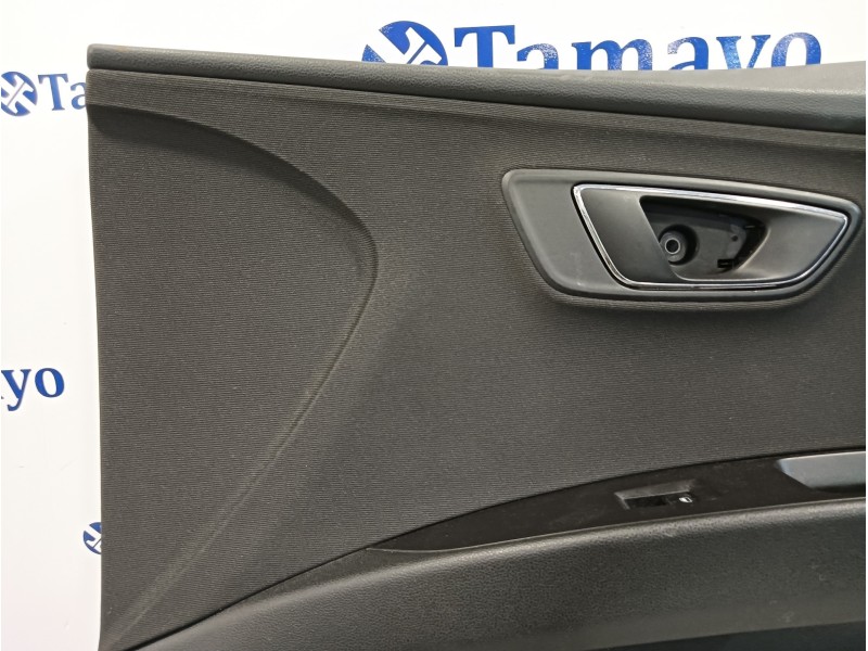 Recambio de guarnecido puerta delantera derecha para seat leon (5f1) 1.6 tdi referencia OEM IAM 5F4867132  