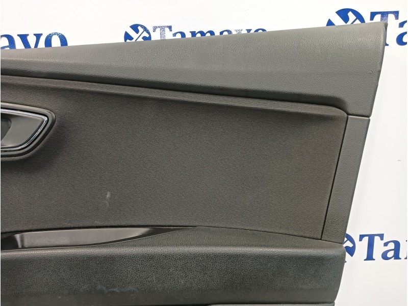 Recambio de guarnecido puerta delantera derecha para seat leon (5f1) 1.6 tdi referencia OEM IAM 5F4867132  