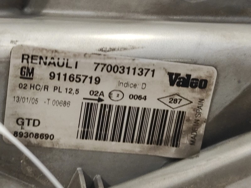 Recambio de faro izquierdo para renault trafic caja cerrada (ab 4.01) referencia OEM IAM 7700311371  