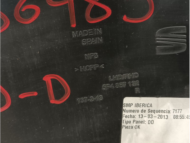 Recambio de guarnecido puerta delantera derecha para seat leon (5f1) 1.6 tdi referencia OEM IAM 5F4867132  