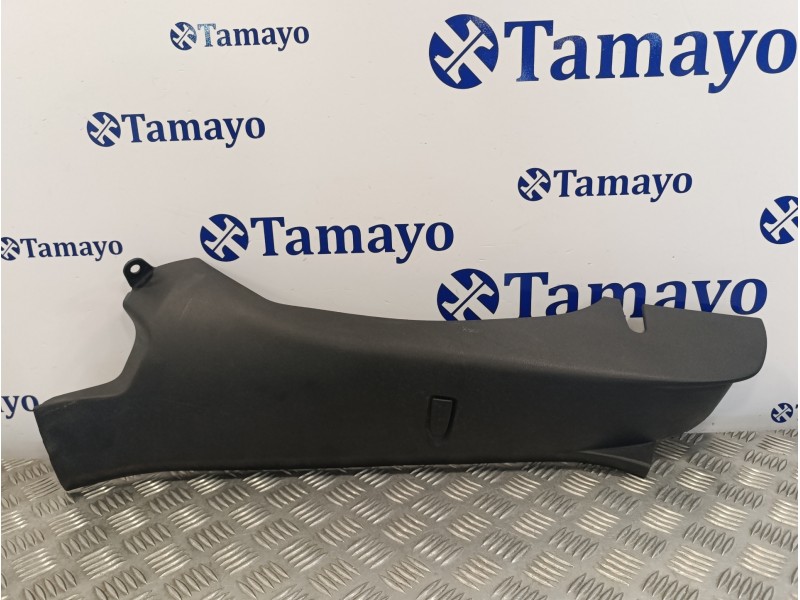 Recambio de moldura para seat leon (5f1) 1.6 tdi referencia OEM IAM 5F4867765  