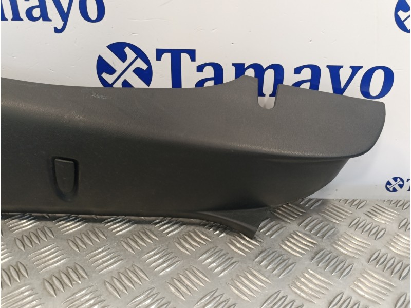 Recambio de moldura para seat leon (5f1) 1.6 tdi referencia OEM IAM 5F4867765  