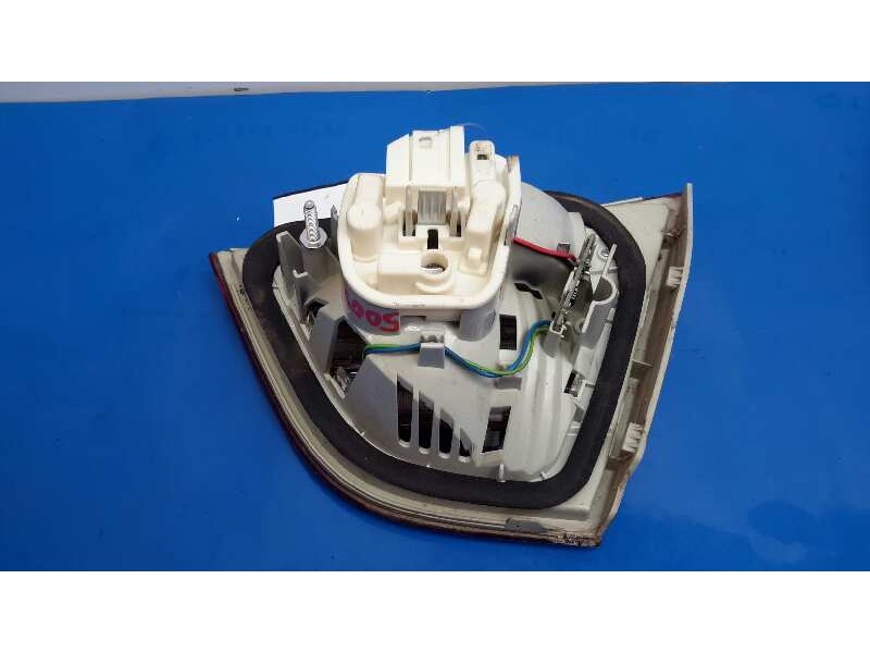 Recambio de piloto trasero izquierdo para bmw serie 3 berlina (e90) 2.0 turbodiesel cat referencia OEM IAM 7154155  