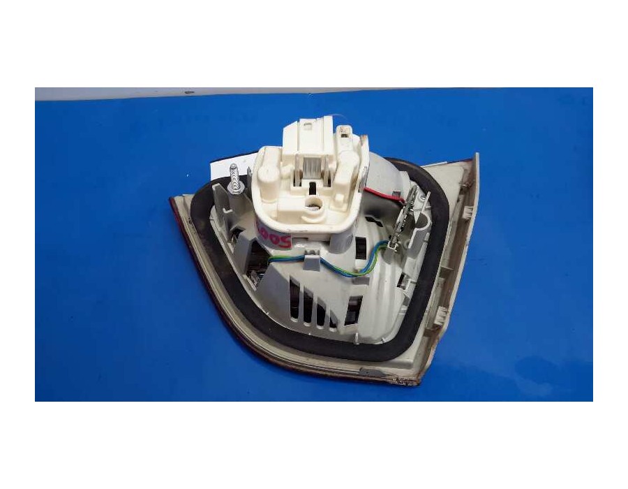 Recambio de piloto trasero izquierdo para bmw serie 3 berlina (e90) 2.0 turbodiesel cat referencia OEM IAM 7154155  