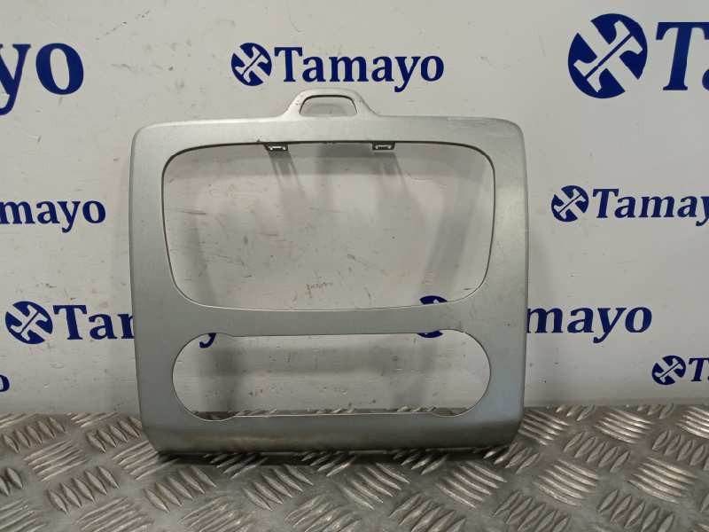 Recambio de moldura para ford focus berlina (cap) referencia OEM IAM 7M5118522B  