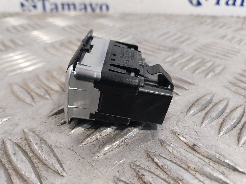 Recambio de mando elevalunas trasero izquierdo para mercedes-benz clase gla (w156) referencia OEM IAM A2049058102  10075074