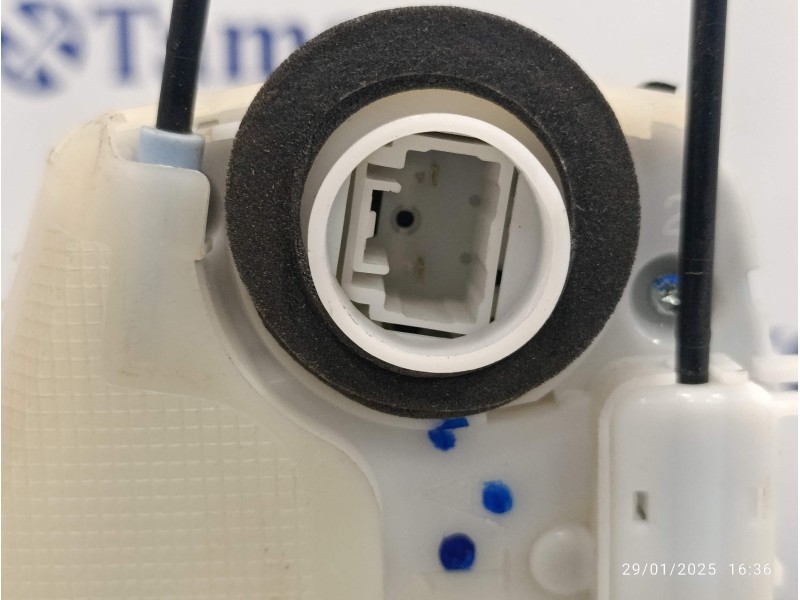 Recambio de cerradura puerta trasera izquierda para subaru xv 2.0 cat referencia OEM IAM   