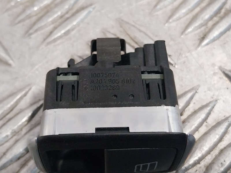 Recambio de mando elevalunas trasero derecho para mercedes-benz clase gla (w156) referencia OEM IAM A2049058102 10075074 1002328