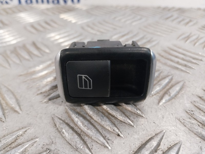 Recambio de mando elevalunas delantero derecho para mercedes-benz clase gla (w156) referencia OEM IAM A2049058102 10075074 10023