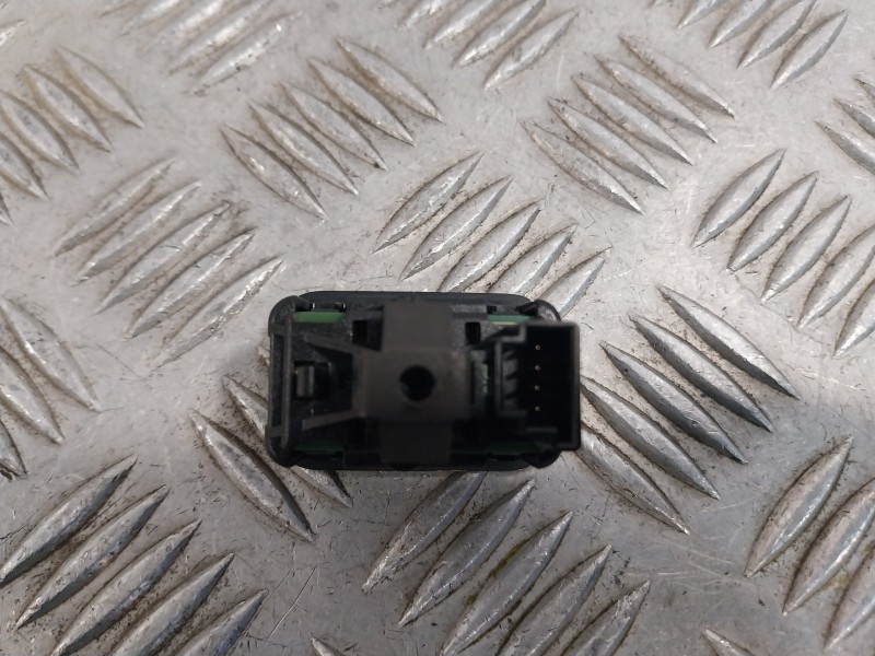 Recambio de mando elevalunas delantero derecho para mercedes-benz clase gla (w156) referencia OEM IAM A2049058102 10075074 10023
