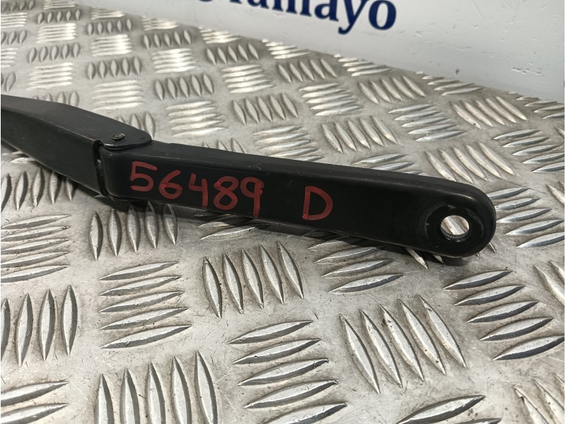 Recambio de brazo limpia delantero derecho para ford fiesta (ccn) 1.25 16v cat referencia OEM IAM 8A6117526BF  