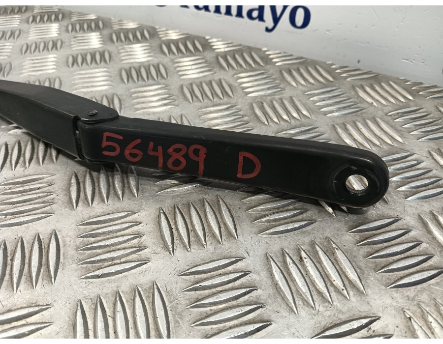 Recambio de brazo limpia delantero derecho para ford fiesta (ccn) 1.25 16v cat referencia OEM IAM 8A6117526BF  