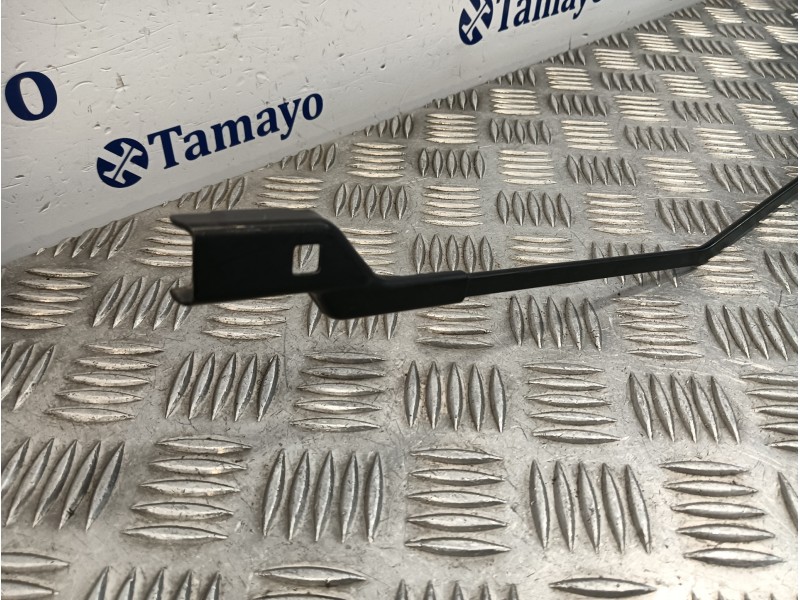 Recambio de brazo limpia delantero derecho para ford fiesta (ccn) 1.25 16v cat referencia OEM IAM 8A6117526BF  