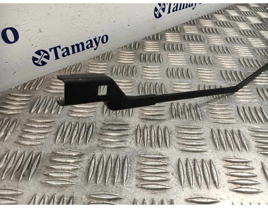 Recambio de brazo limpia delantero derecho para ford fiesta (ccn) 1.25 16v cat referencia OEM IAM 8A6117526BF  