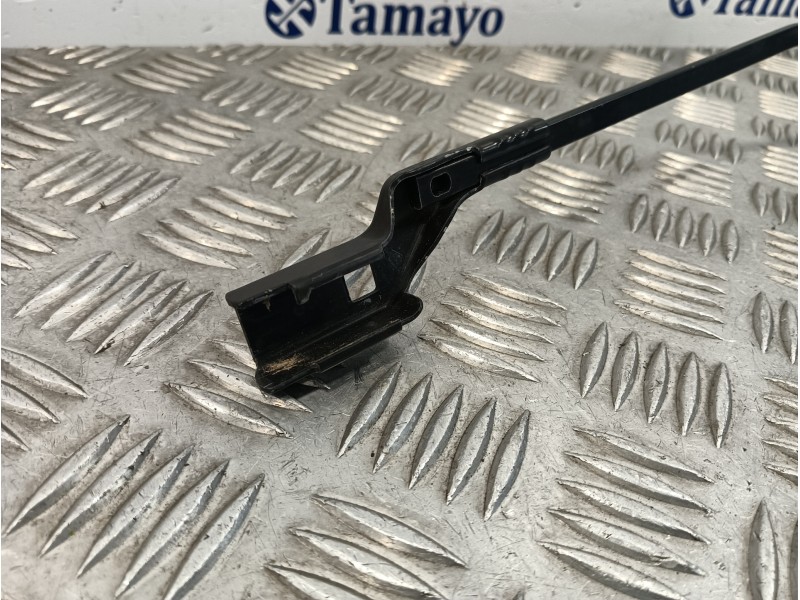 Recambio de brazo limpia delantero derecho para ford fiesta (ccn) 1.25 16v cat referencia OEM IAM 8A6117526BF  
