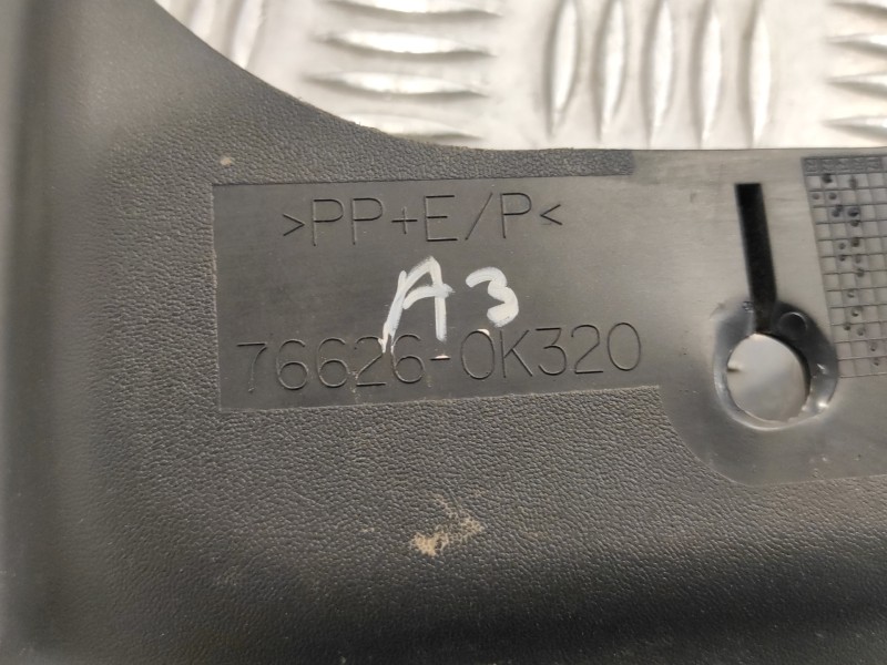 Recambio de guardabarros trasero para toyota hilux (kun) 2.5 turbodiesel referencia OEM IAM 766260K320  