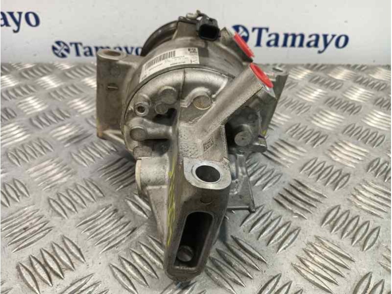 Recambio de compresor aire acondicionado para dacia duster ii referencia OEM IAM 926001571R  T98082AA